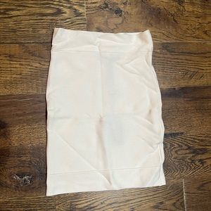 BCBG white skirt NWT Size XS Power skirt